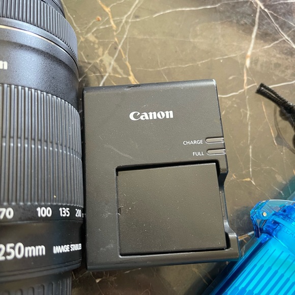 Cannon Rebel T6 - Picture 6 of 10